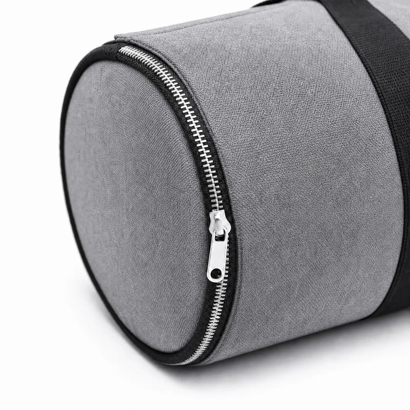 Close view of the perimeter zip